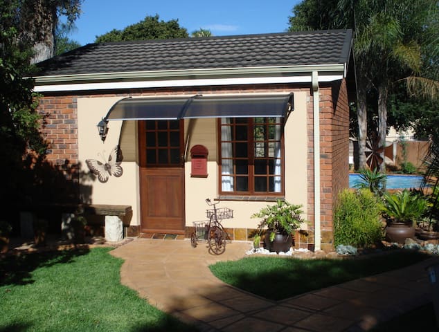 Willow Cottage Pretoria East Guesthouses For Rent In Pretoria