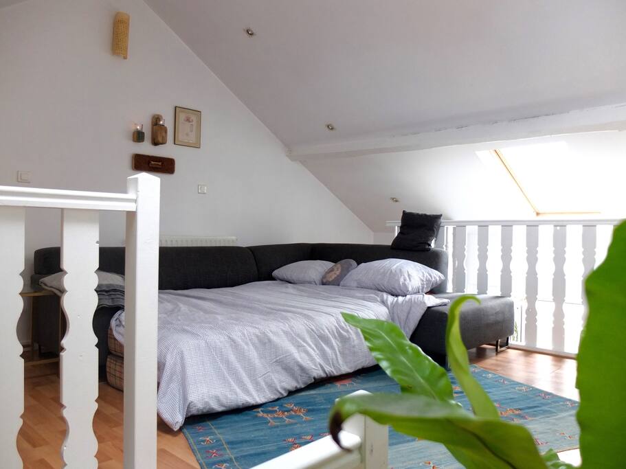 Seating area upstairs converted to 3rd bed