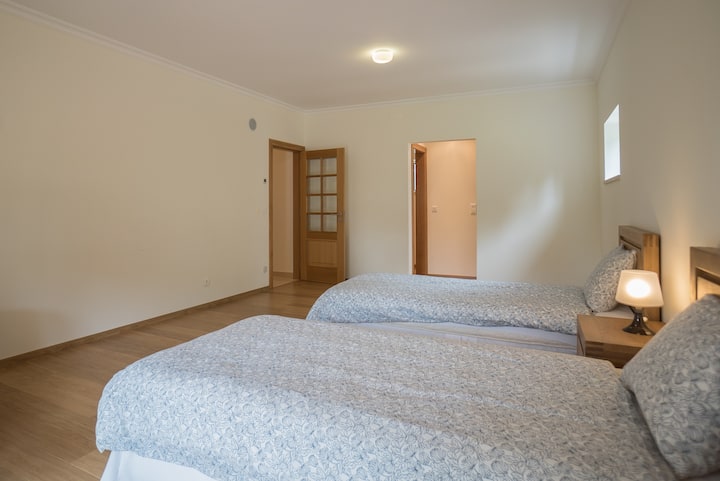 Spavaća soba 2, spavaća soba s bračnim krevetom, prizemlje