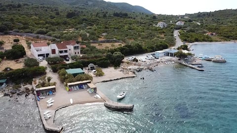 Top Airbnb: Apartments Tonko A2 in Račišće