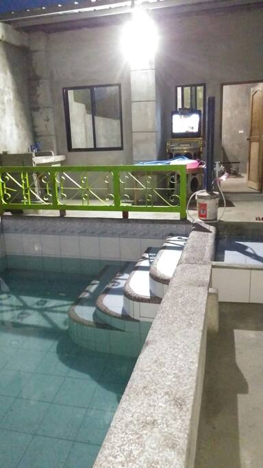 outside of the room ovwrlooking the pool