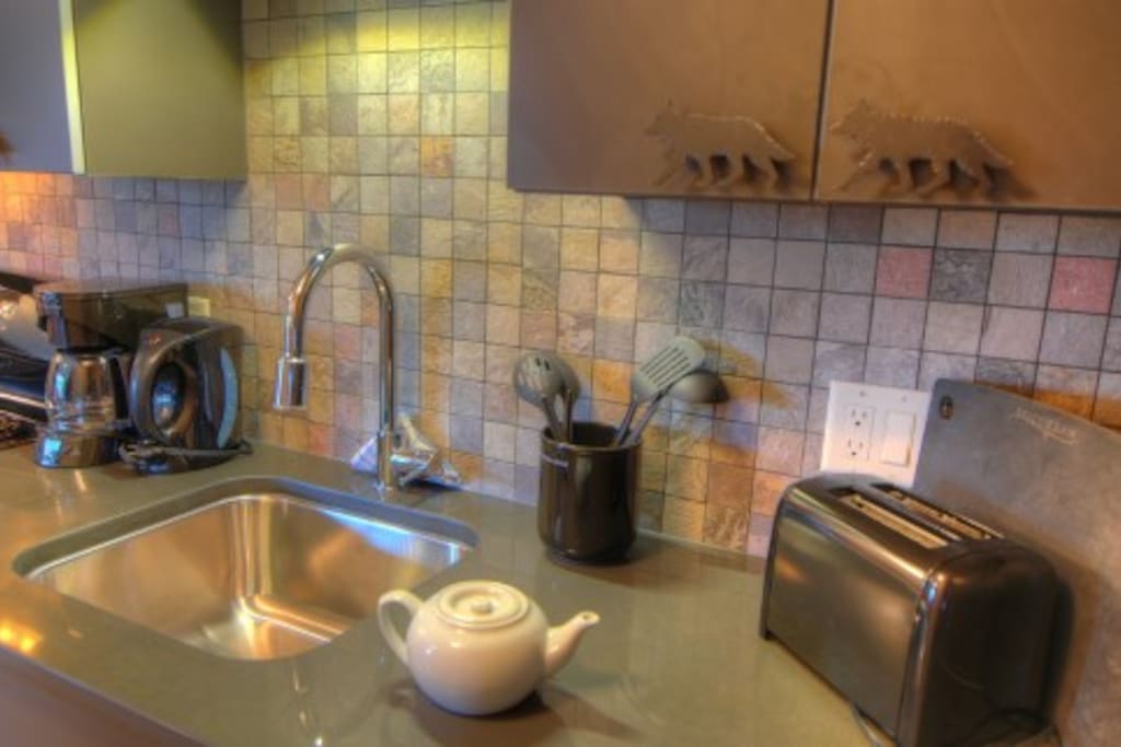 The modern kitchen is perfect for cooking the meal of your dreams.