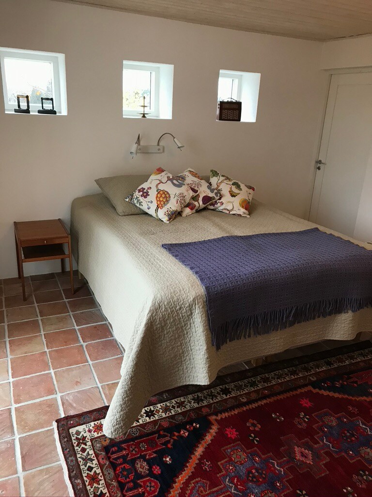 חדר שינה 1
מיטה 180 ס"מ