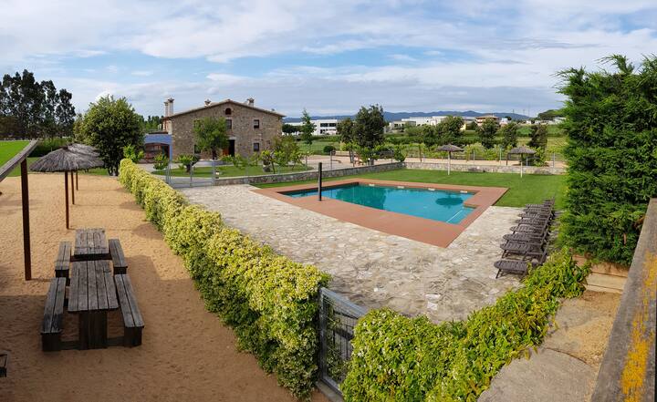 Masia in Llagostera by groups - Can Cateura