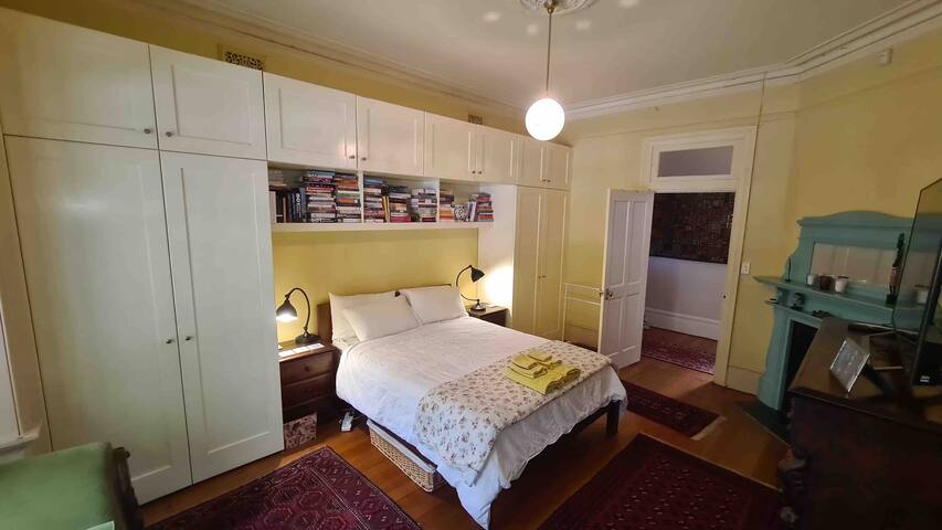 Spacious home in hip location gallery image 4