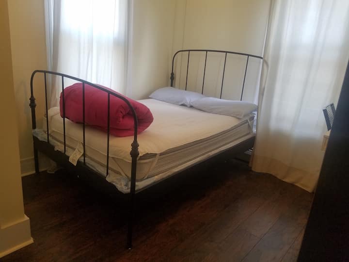 LillyPad Magnolia Downtown 4 Yale FullBed Split AC