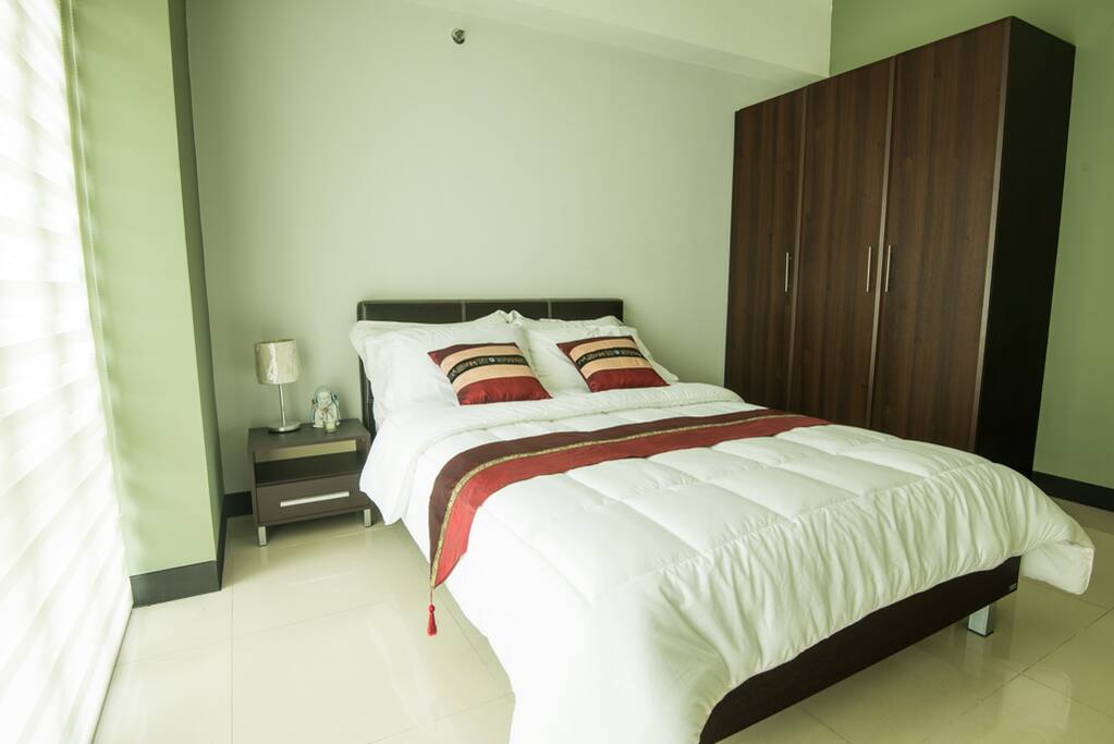 Queen Size Bed with cabinets