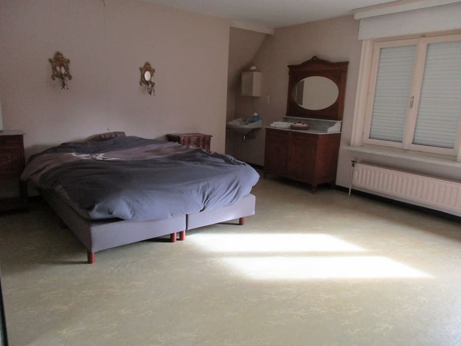 bedroom 1 : double bed