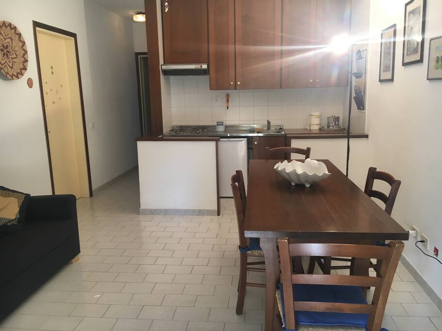 Soggiorno con angolo cottura