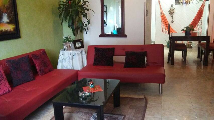 Close to the airport. flexible schedule.