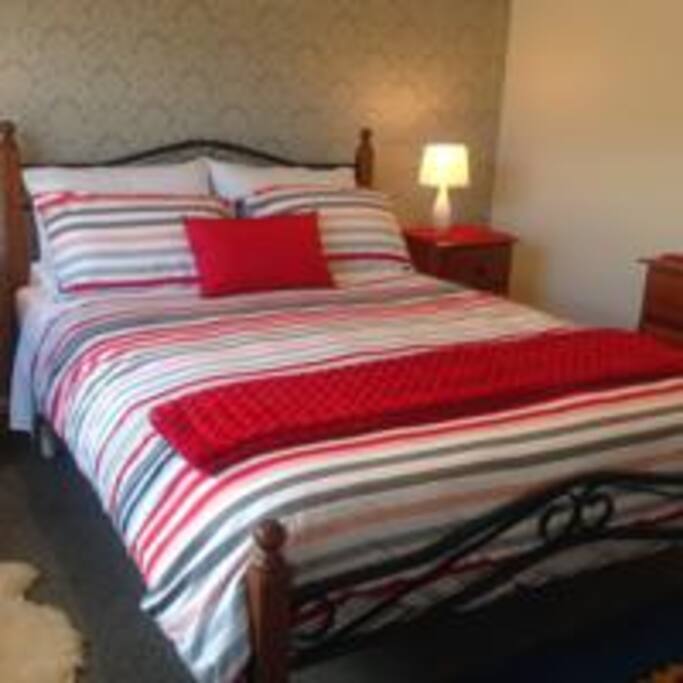 Queen size bed