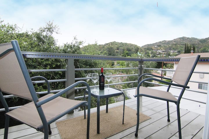 Private Peaceful  Home with Views (Glendale)