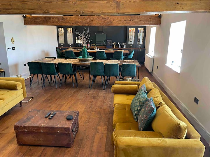 Stylish Converted Stable in Bradfield, Sheffield - Houses for Rent in ...