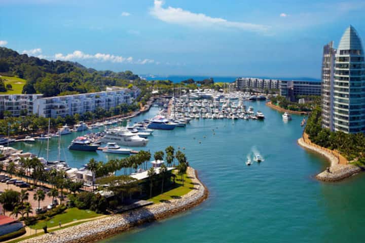 Luxury SENTOSA Condo within a Marina!