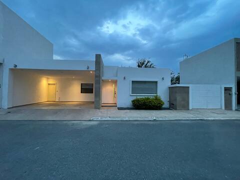 4155 Modern, spacious, bright, safe, cozy