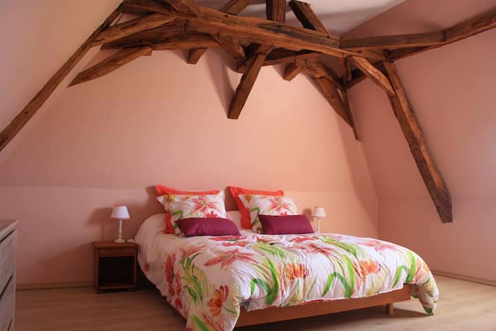 粉色卧室地板床床160