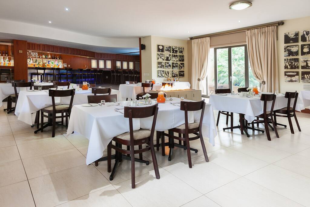 Breakfast Room