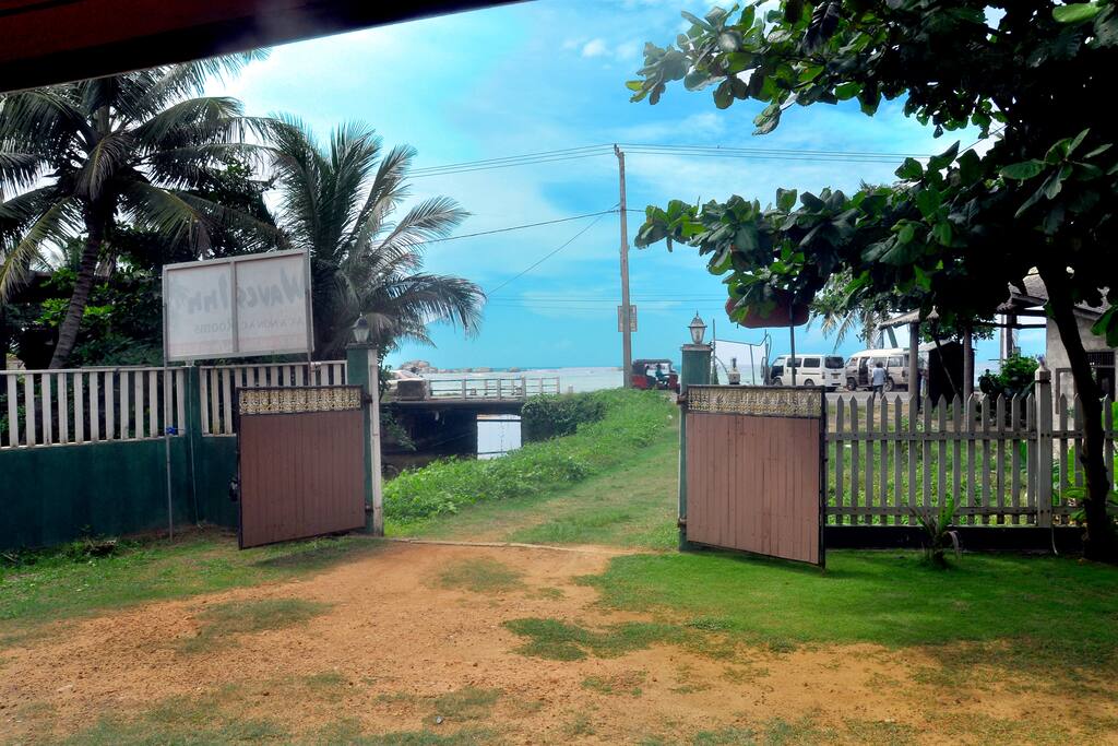 2 steps to the beach..sea view from cabana