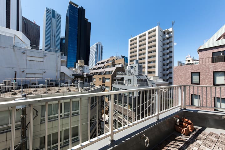 100m2 /MASSIVE PAD/5 MINS FROM SHINJUKU STATION