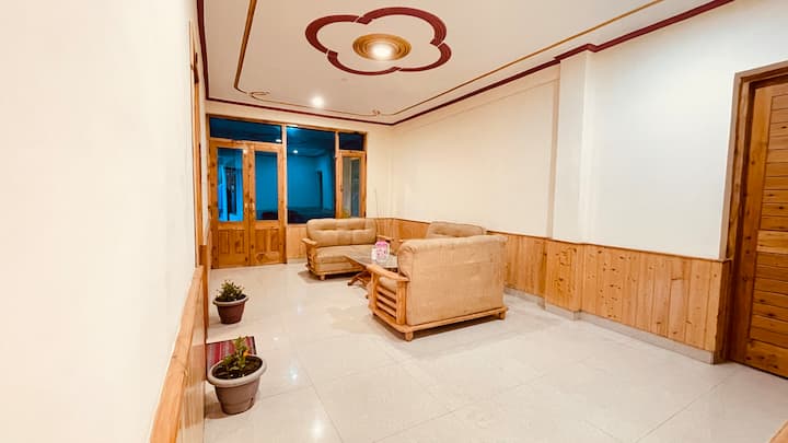 Duplex Premium Suite |L Snow Mountain View Balcony - Manali
