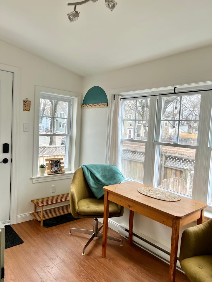 Cosy Craftsman In Downtown Fredericton - 프레더릭턴