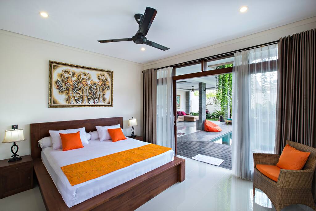 Abi Room