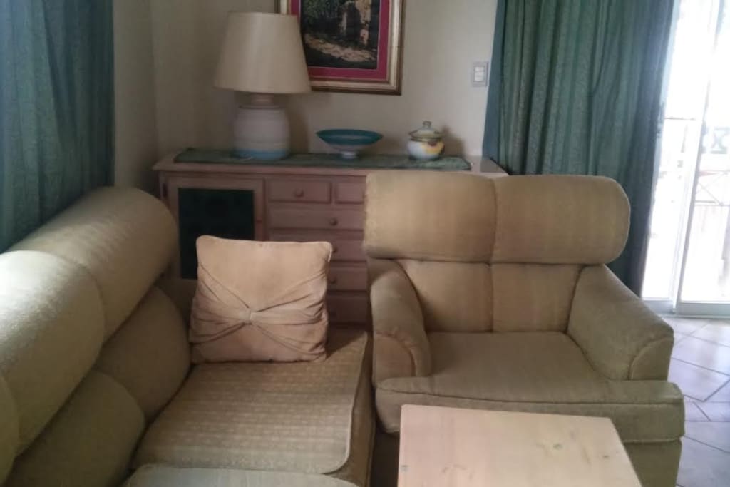 confortable muebles para ver tv o simplemente conversar