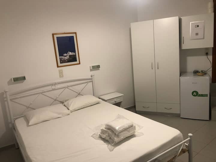 Petradi apartment 3, Platis Gialos Sifnos - Apartments for Rent in Platis  Gialos, Greece - Airbnb