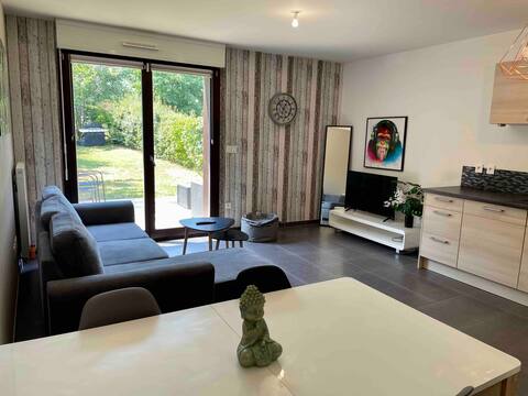 Exceptional house with garden + Parking