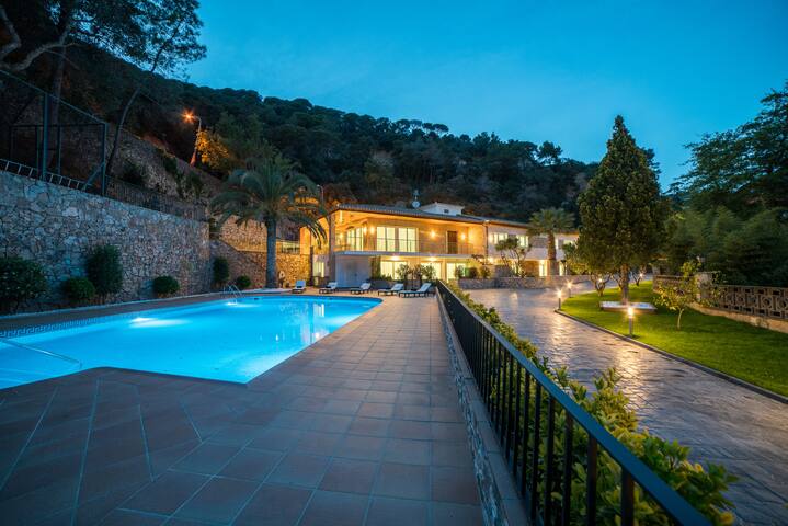 CANYELLES BEACH COSTA BRAVA 14PAX