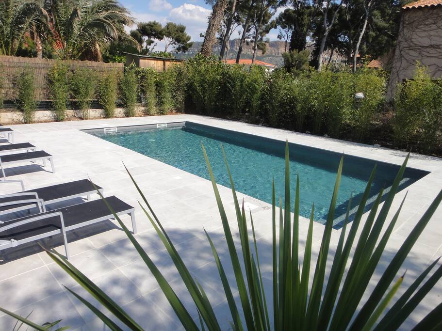 Piscine en mosaïque grise - Home Cassis