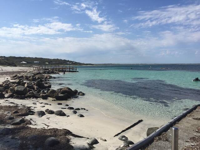 Only 200m from the main swimming beach of Augusta gallery image 2