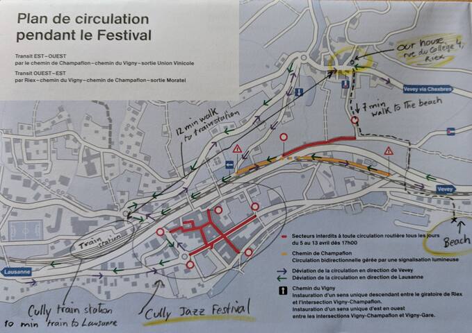 Panoramic Lake Views in the Middle of Wine Country gallery image 4