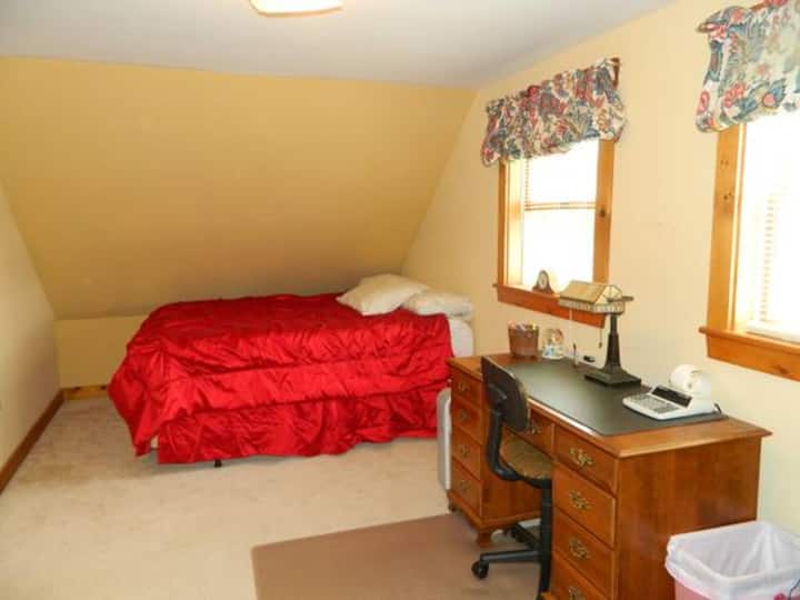 2. Bedroom/loft with 2 queen beds (in same room with the brown bedding bed listed above)
