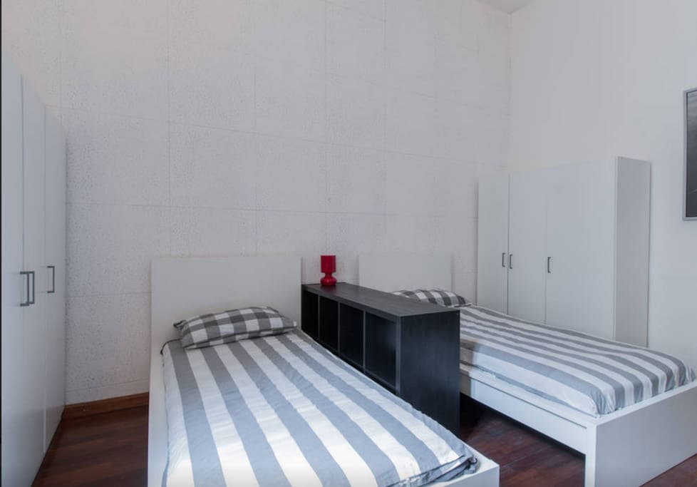 You can choose if you want double or twin bed