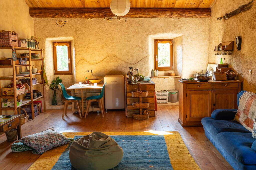 cuisine, salle à manger, salon, bureau