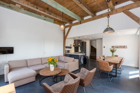 Top performing Airbnb: Family Home in Zeeland near Oranjezon Beach in Wijk 02 Vrouwenpolder
