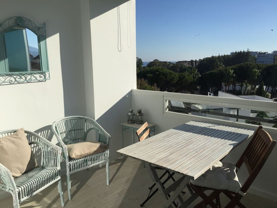 Terrace with afternoon sun and wonderful view/Terraza con sol de tarde y magnifica vista