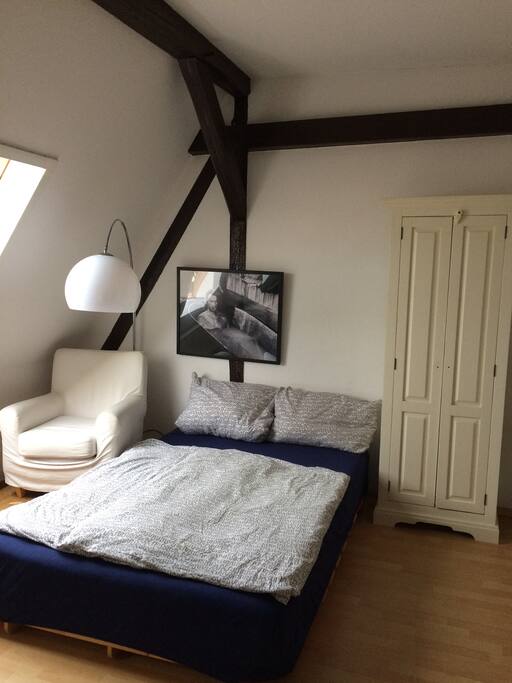 Zusammenklappbares Bett andere Perspektive