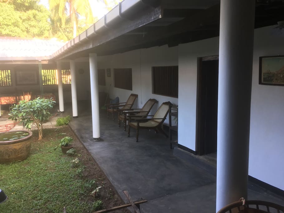The middle garden of the bungalow