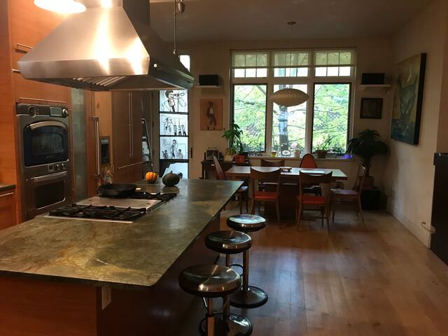 3 bedroom with chef’s kitchen/private back patio gallery image 3