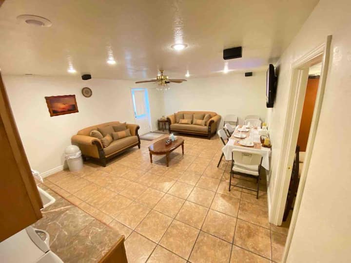 Cozy Apt # 2 Near Hill Afb 2bd/2bth - Syracuse, UT