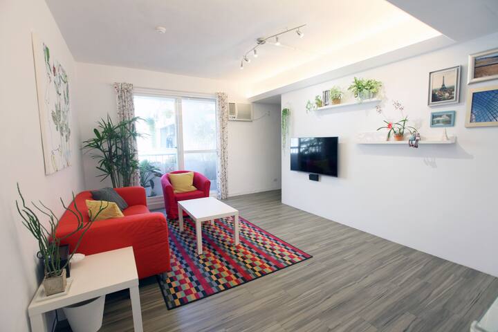 Near Metro family home gallery image 3