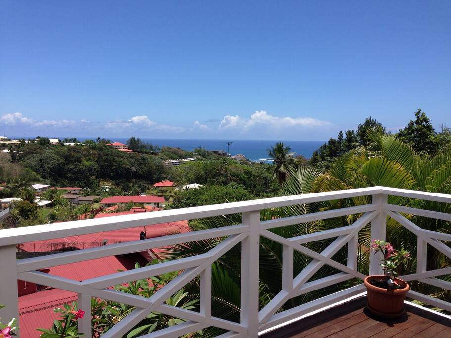 Vue du deck sur la passe de Papeete.