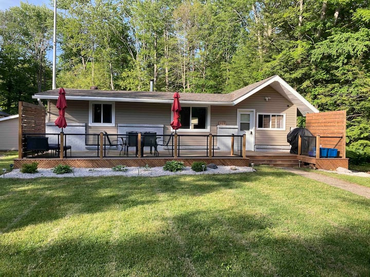 The Ojibwa Hideaway Cottages for Rent in Point Clark, Ontario, Canada