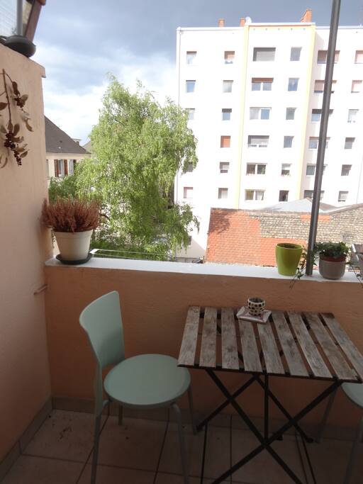 le balcon au soleil le matin