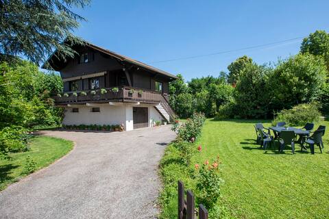 Chalet for 8, close to mountains and lake