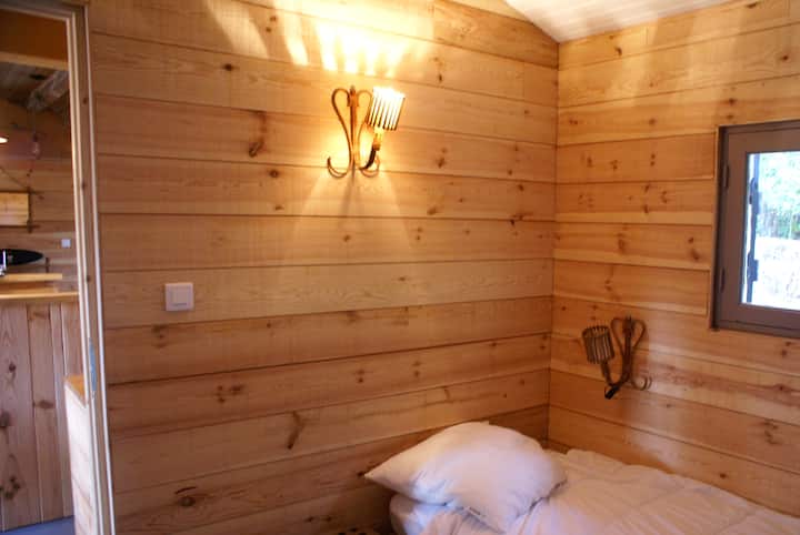 חדר יחיד קטן 
