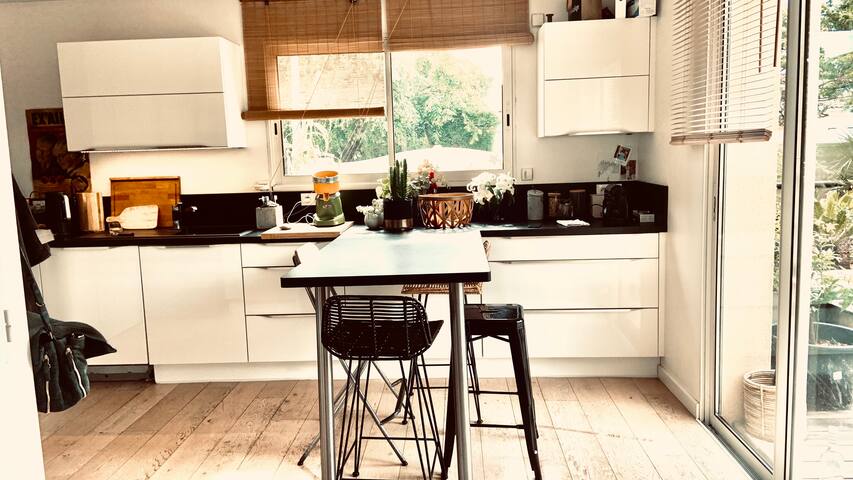 Maison familiale de plain pied ,10min du centre ville ,proche plages.Quartier très calme gallery image 3