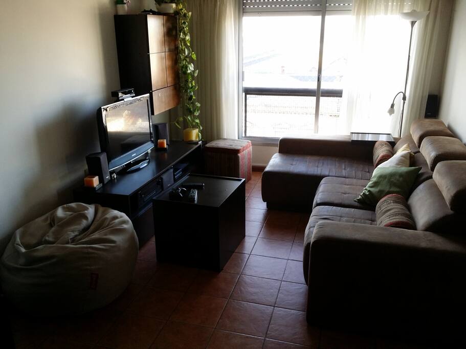 Cómodo living